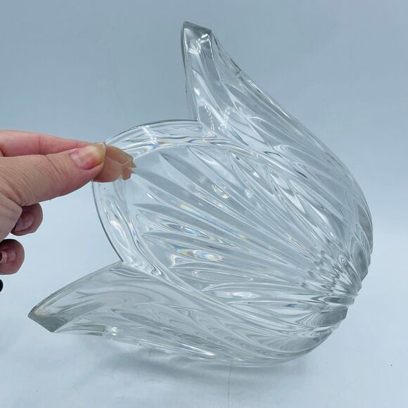 Marquis by WATEERFORD Clear Heavy Crystal Tulip Shaped Impact Piece - Picture 3 of 11